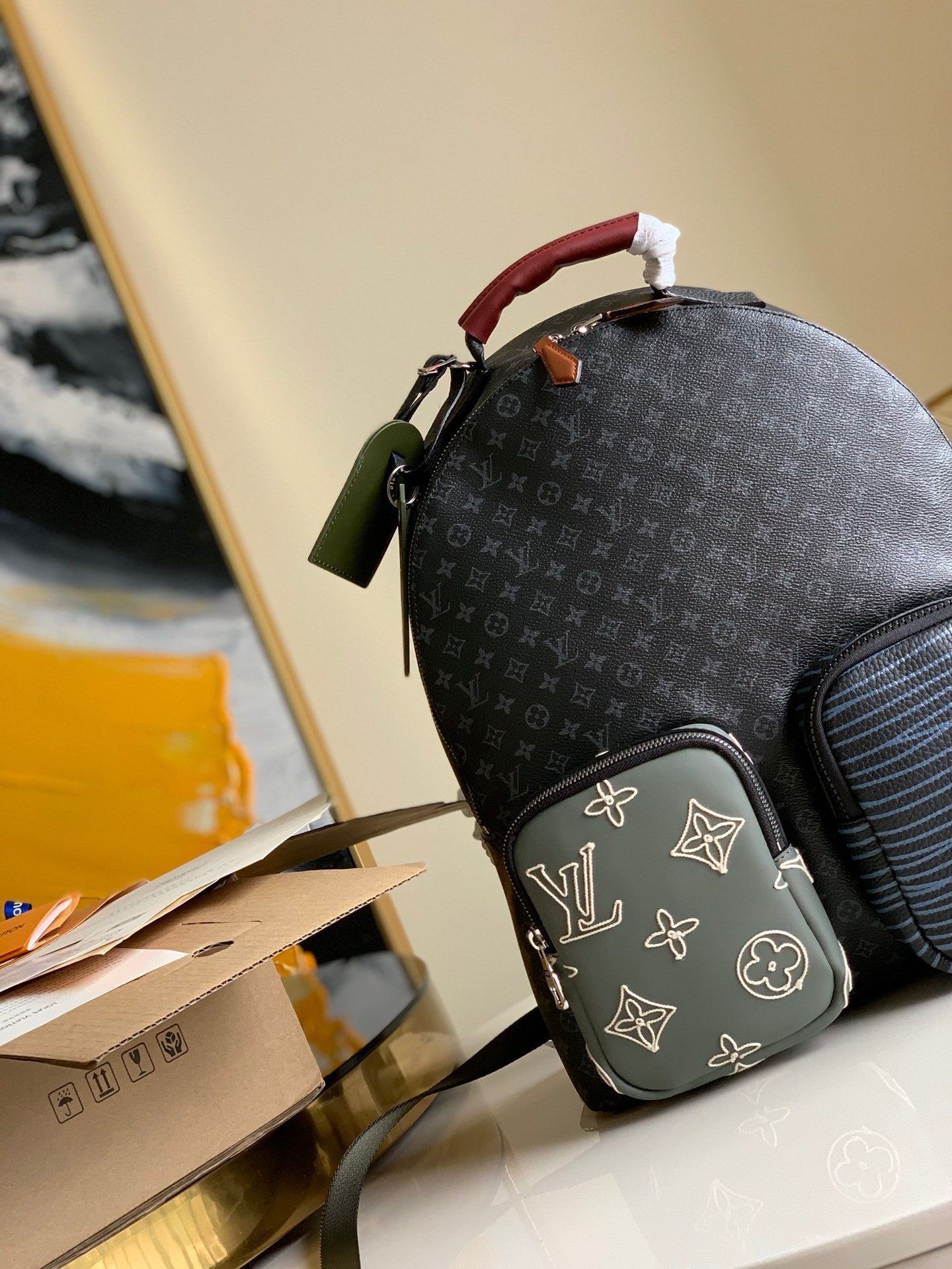 L V Multi Backpack (Black) [ 32 x 41 x 15cm ]