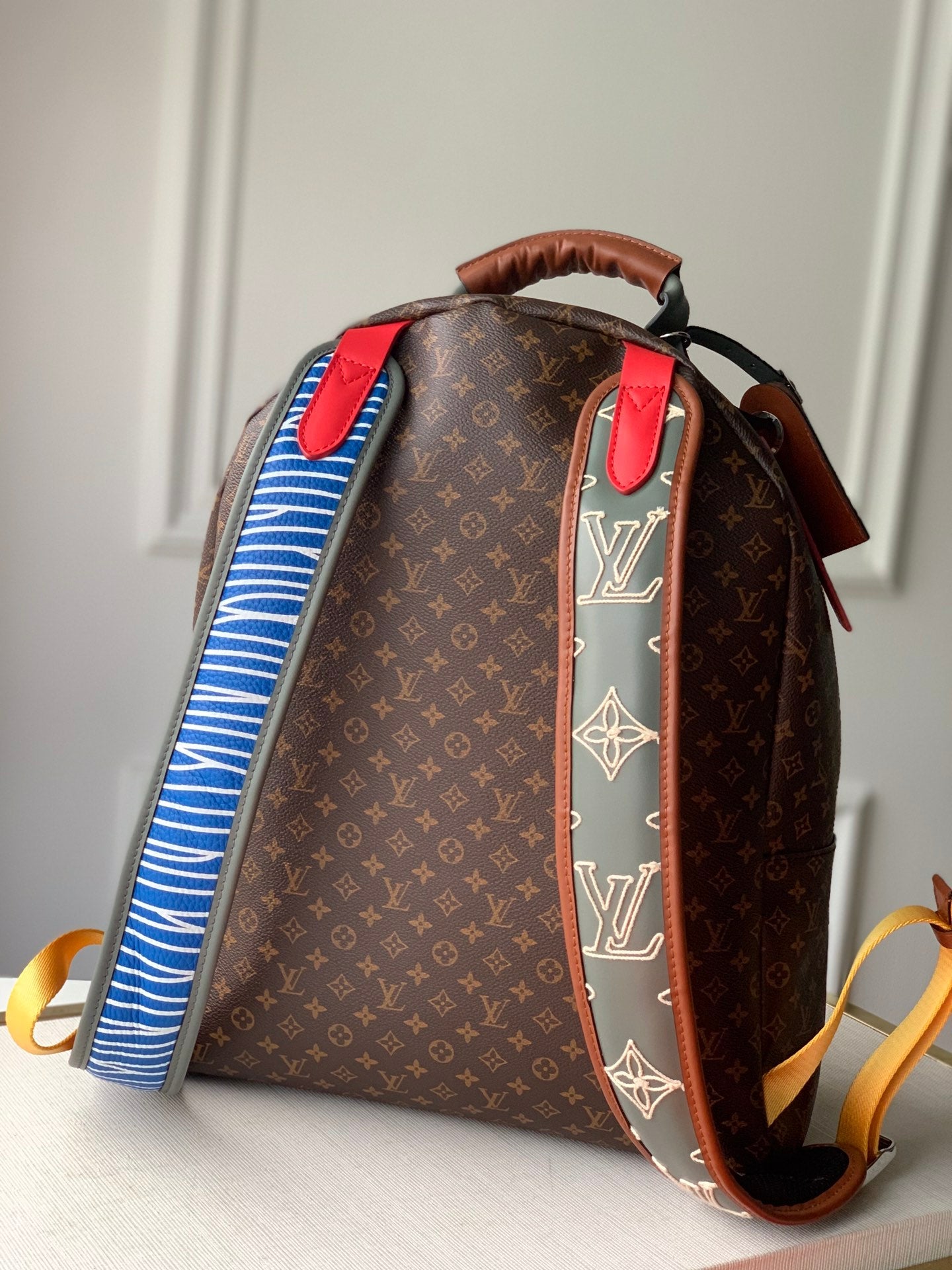 L V Multi Backpack [ 32 x 41 x 15cm ]