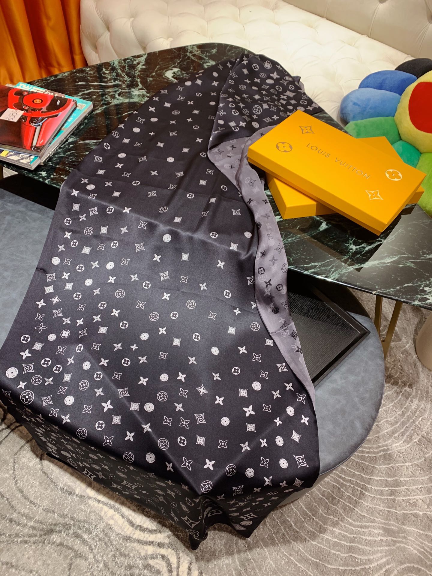 LV - Scarf (2 Colours Available)