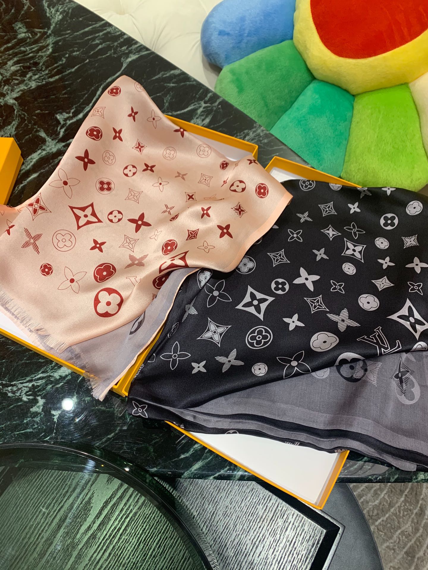 LV - Scarf (2 Colours Available)