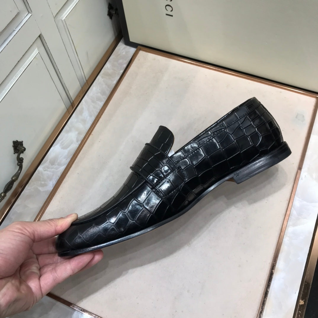 GG Buckle Loafer (Jacare Shine)