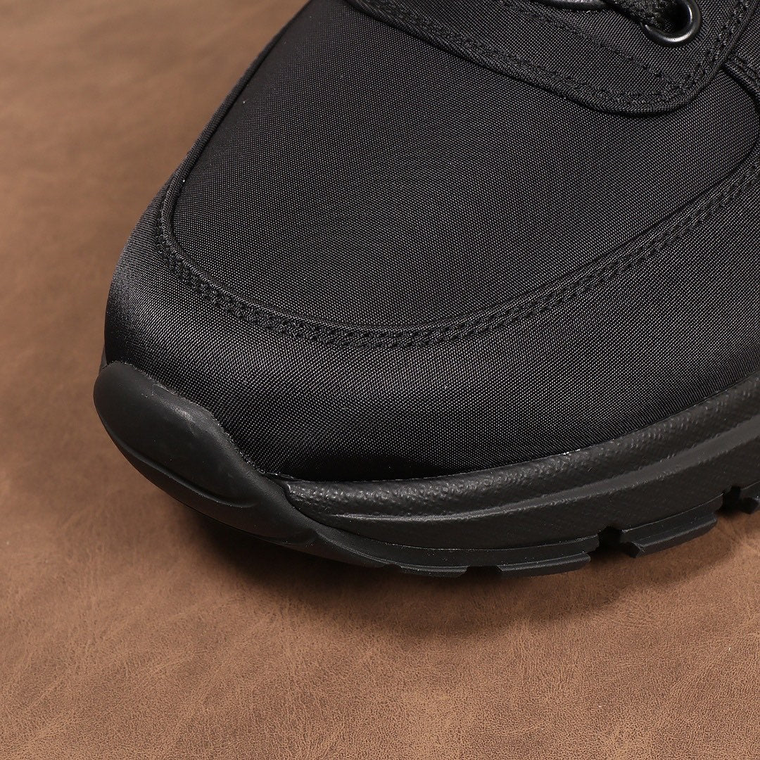 P R A D A - Mens Black Sneaker