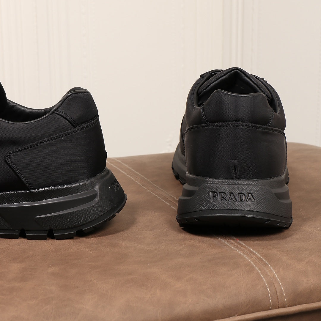 P R A D A - Mens Black Sneaker