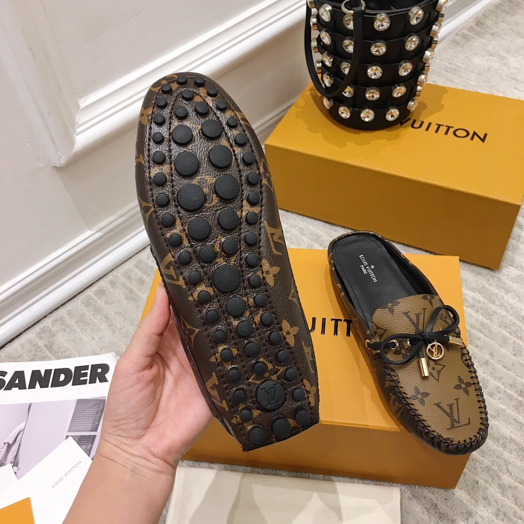 L V - Low Sliders (Light Brown Logo)