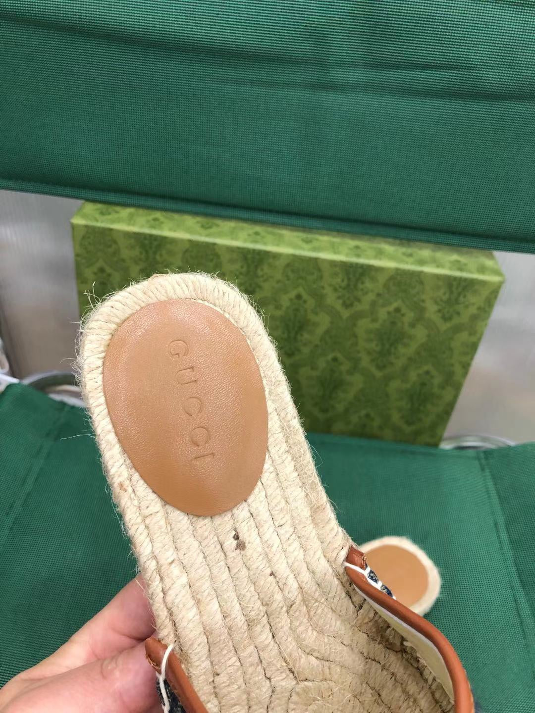 G Slides - Wheat [Denim/Gold Buckle]