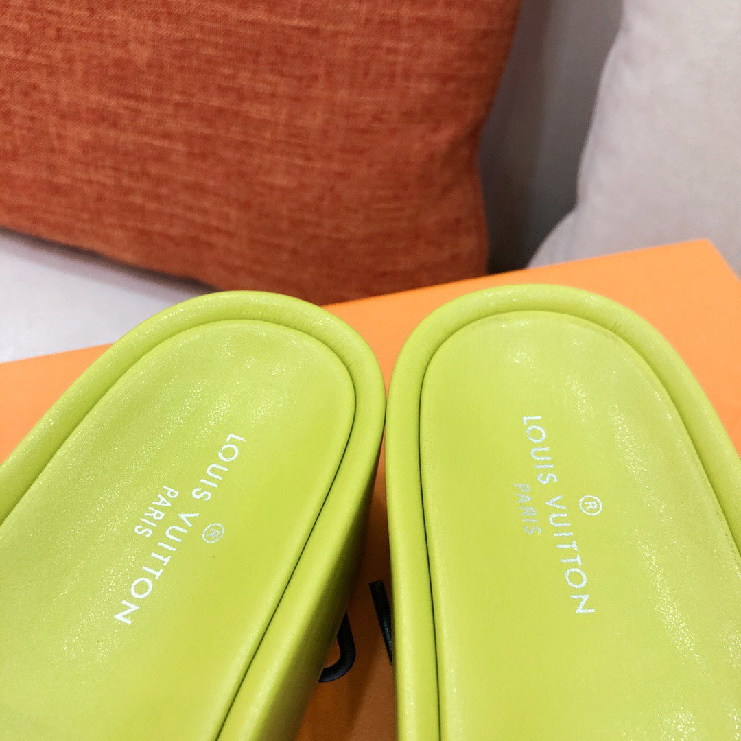 L V - Platform Slides (Neon)