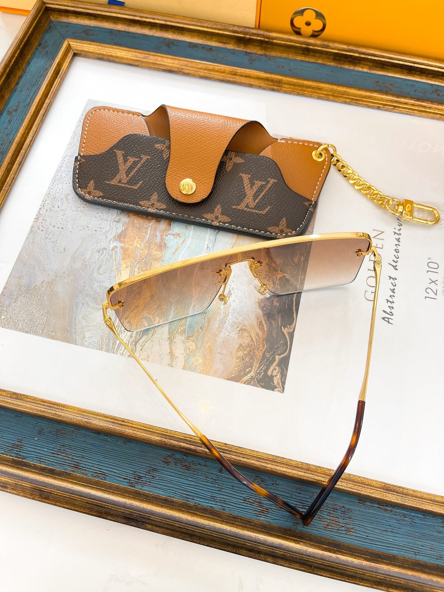 L V - Sorta Sia Sunglasses [G O L D]