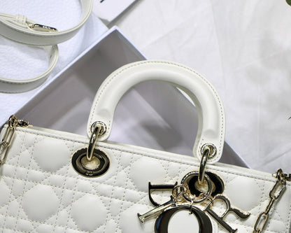 D I O R - Little White