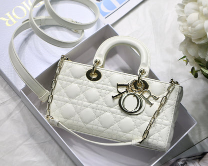 D I O R - Little White