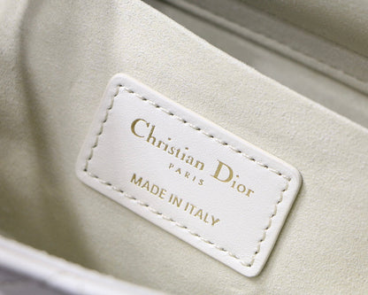 D I O R - Little White