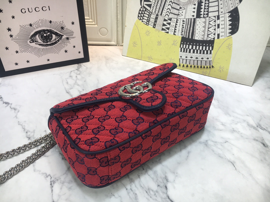 G u c c I red W26xH15xD7cm