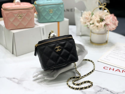 C h a n e l compact 12*10*7