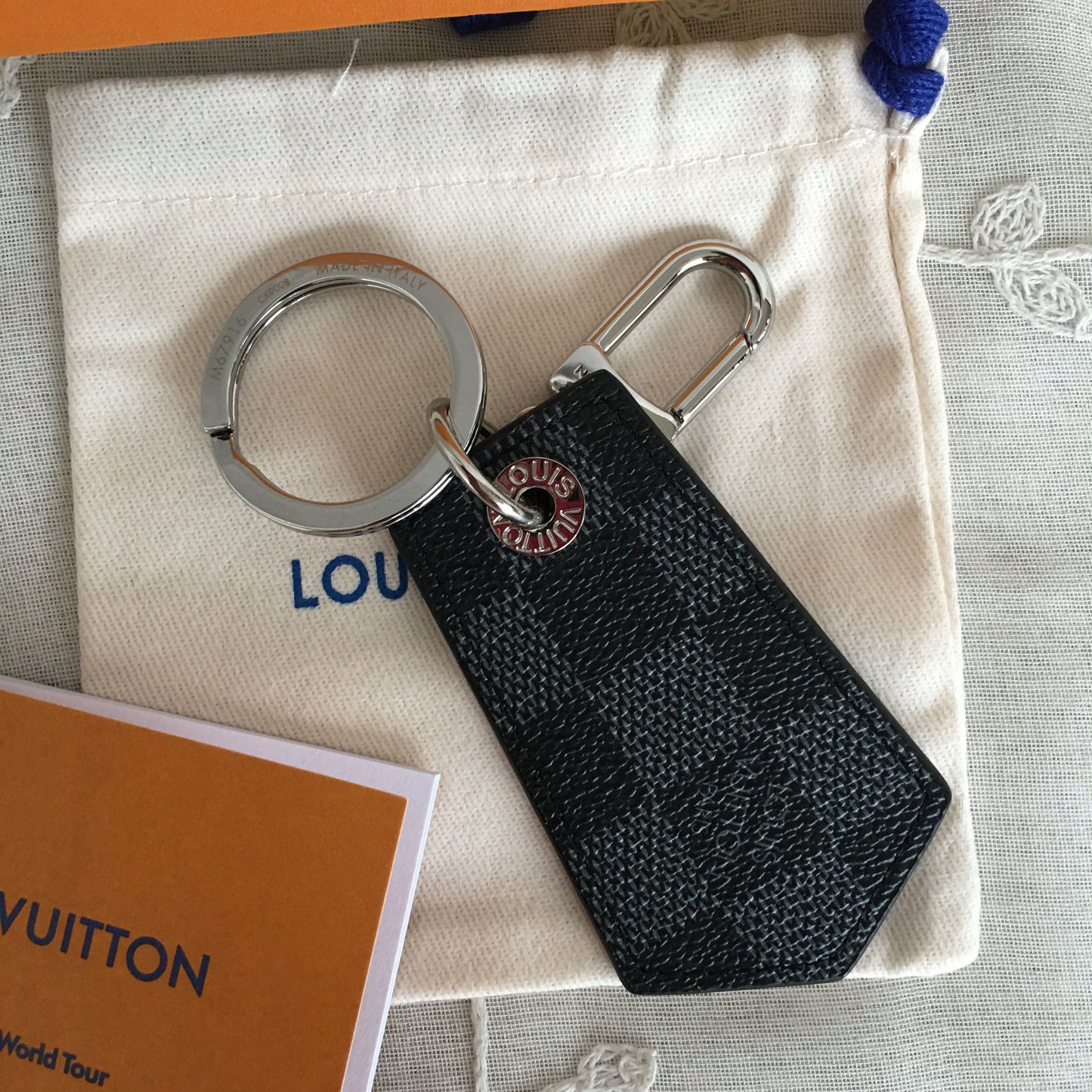 L v keyring