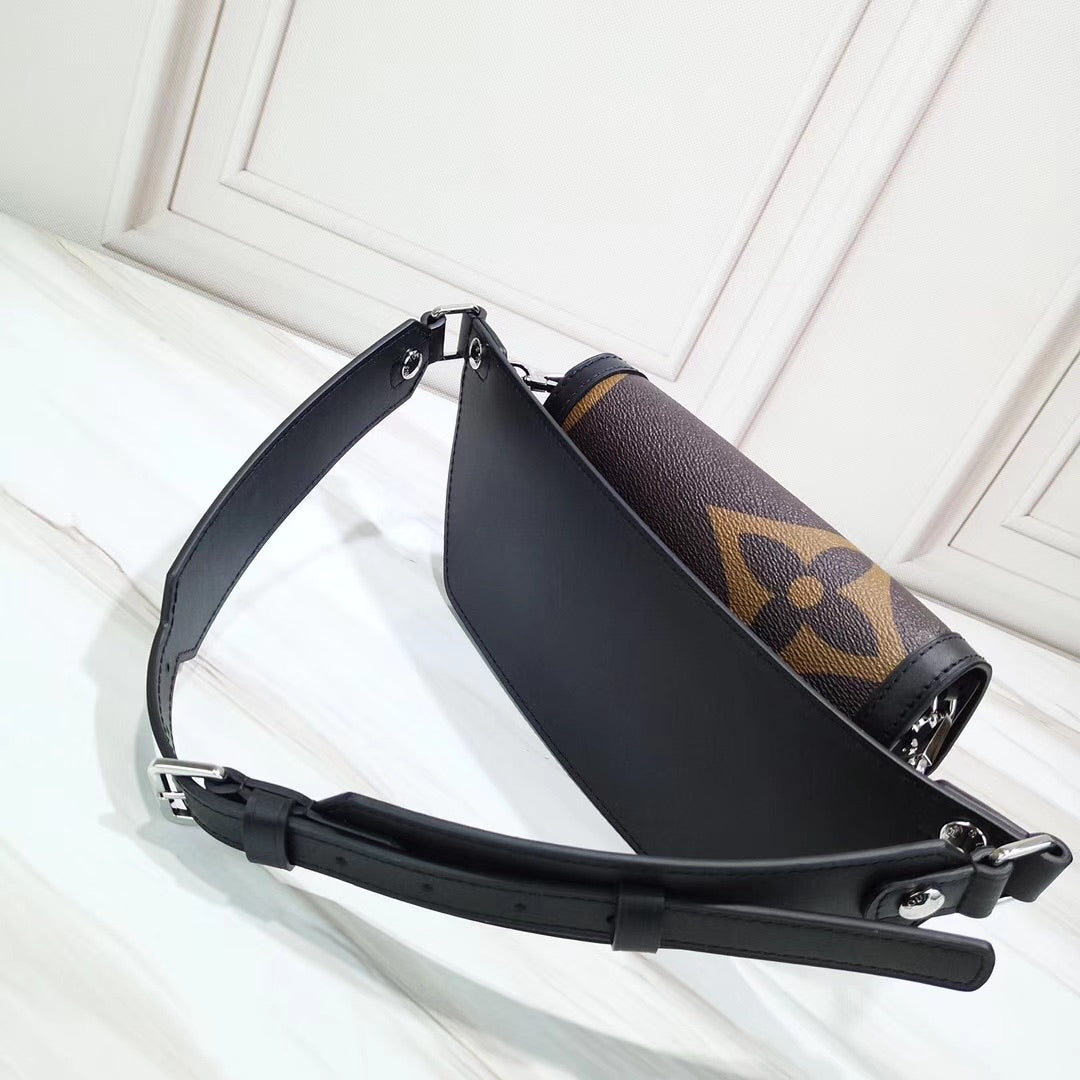 Lv belt bag 16*12.5*10cm