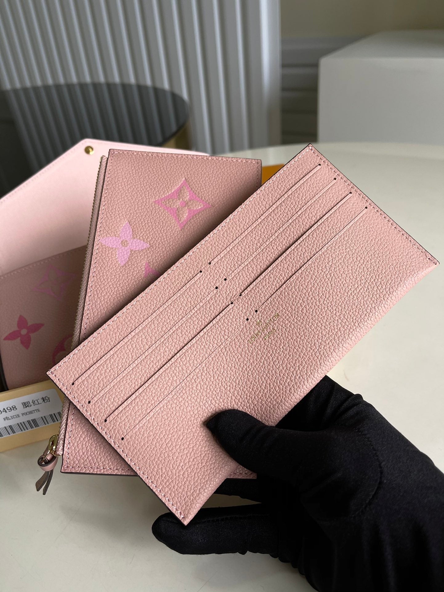 Lv pochette pink