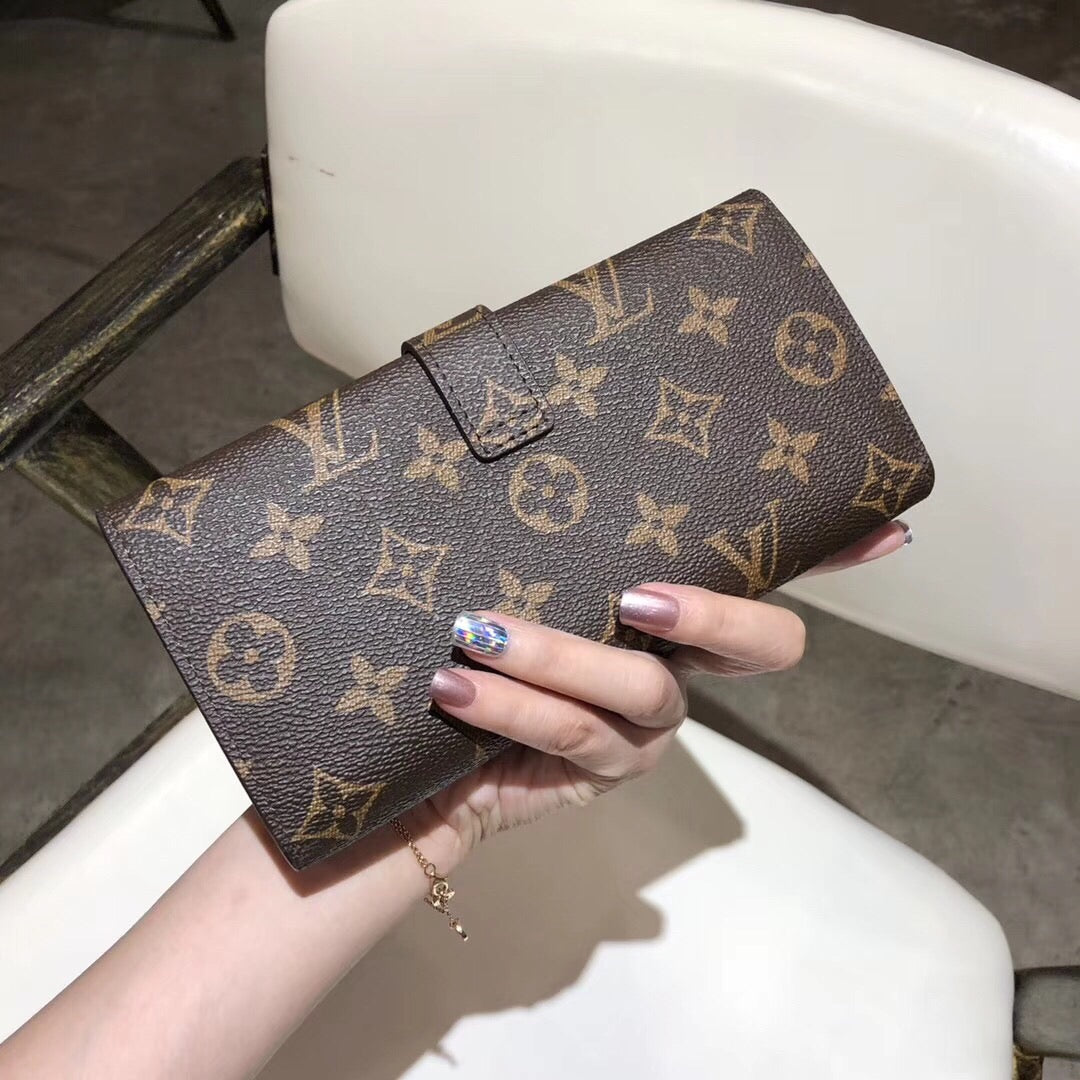 Lv wallet buckle