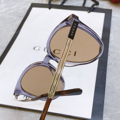 Classic  frame sunglasses