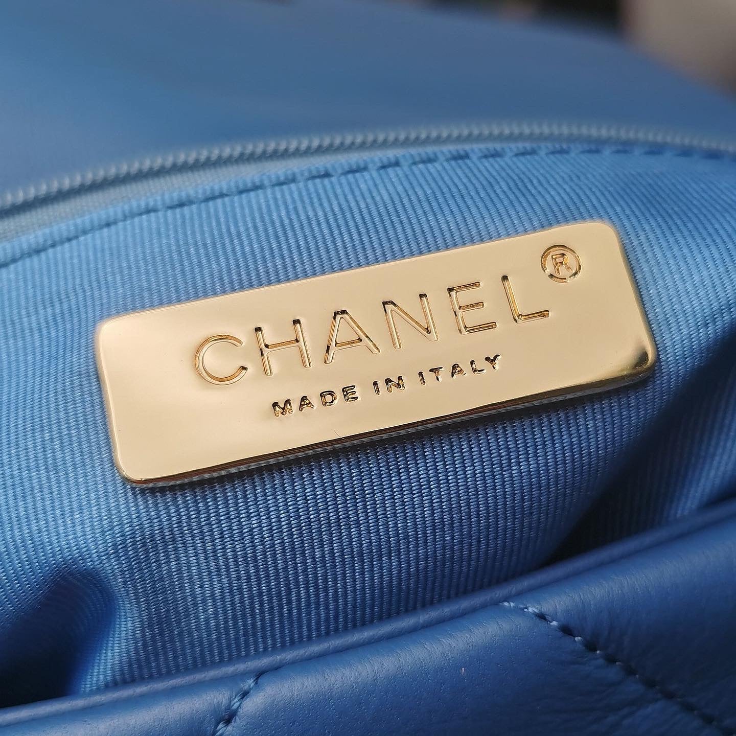 C h a n e l blue 20  30 10(cm)