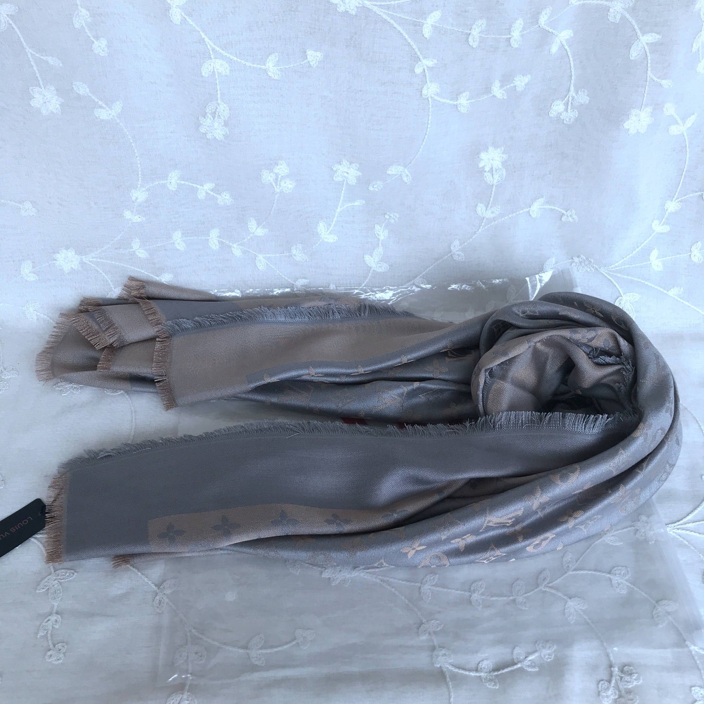 Lv gray scarf