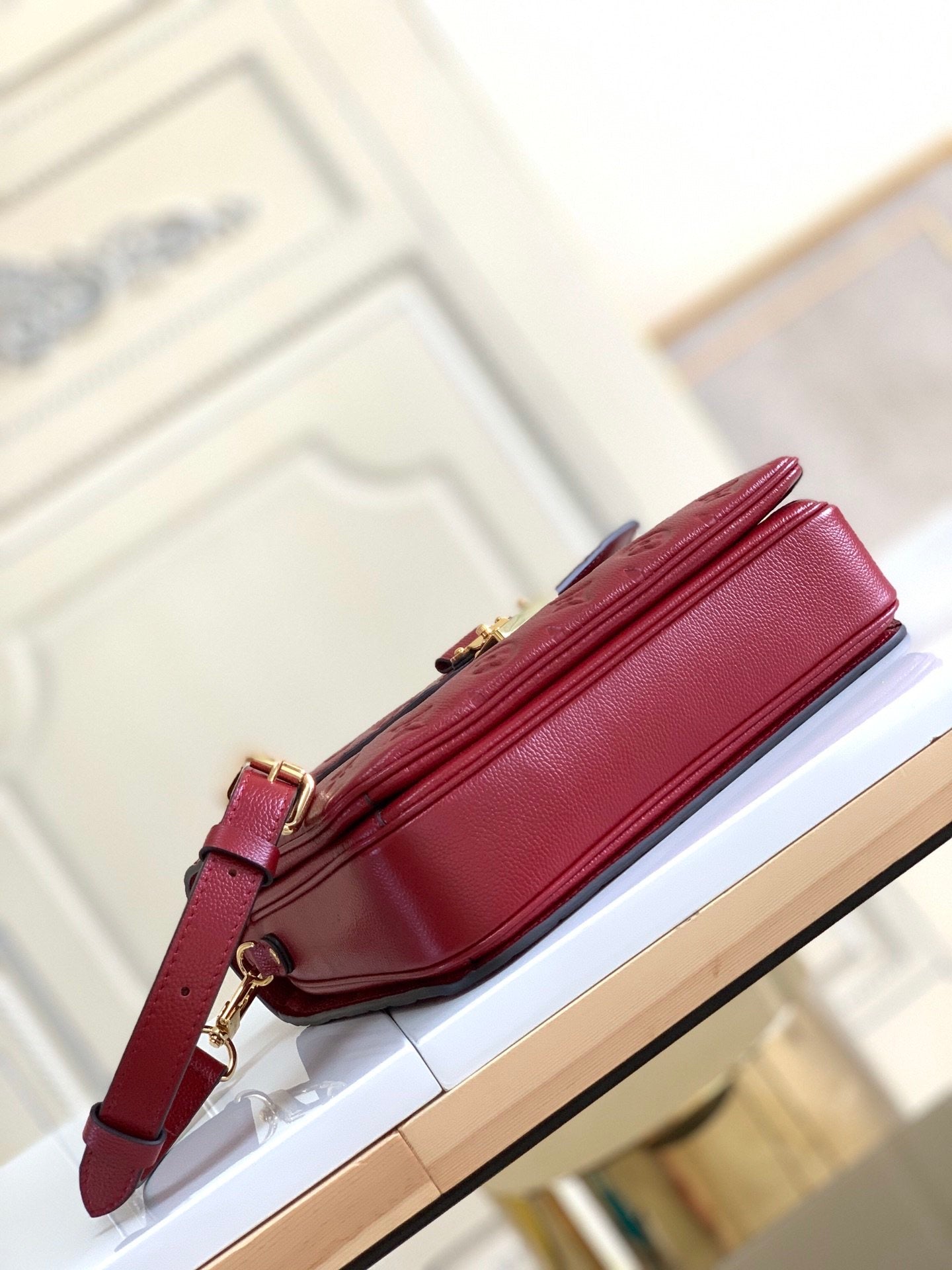 Lv metis red