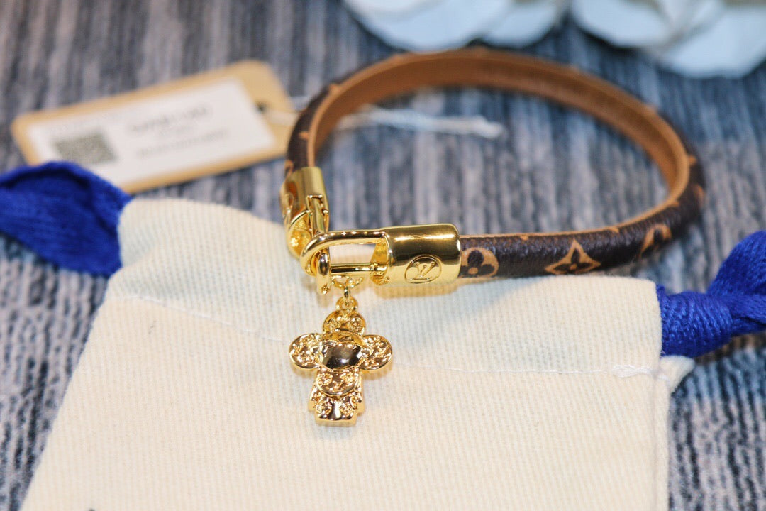 Lv bracelet