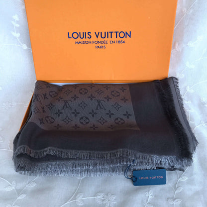 Lv gray scarf
