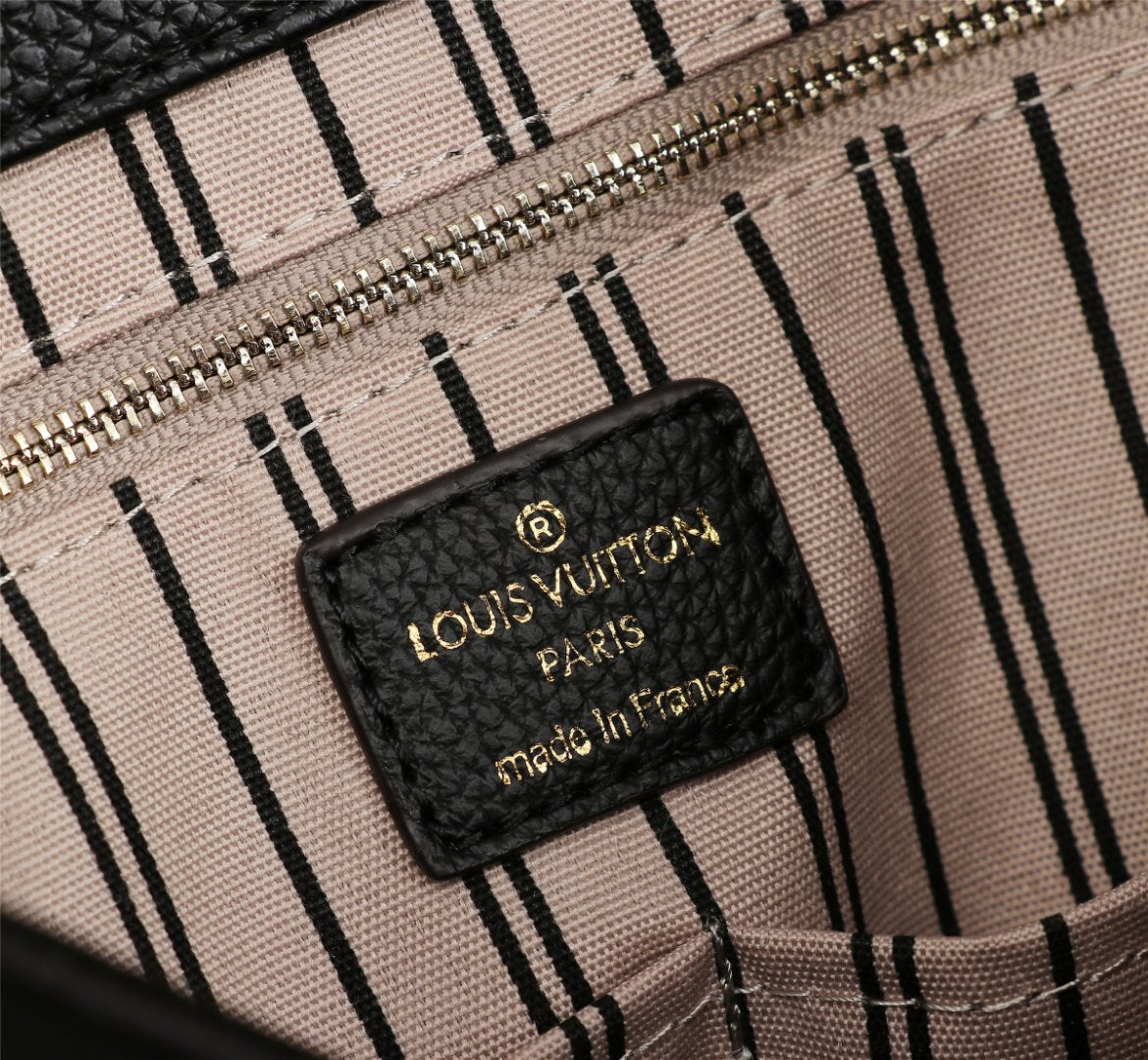 L v tote  42*32*16CM 95