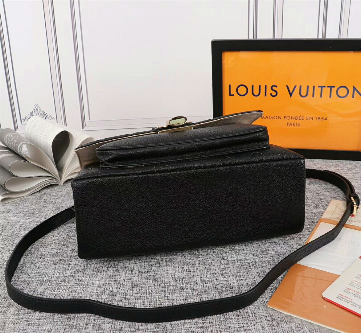 L v xx 29*21*13.5CM