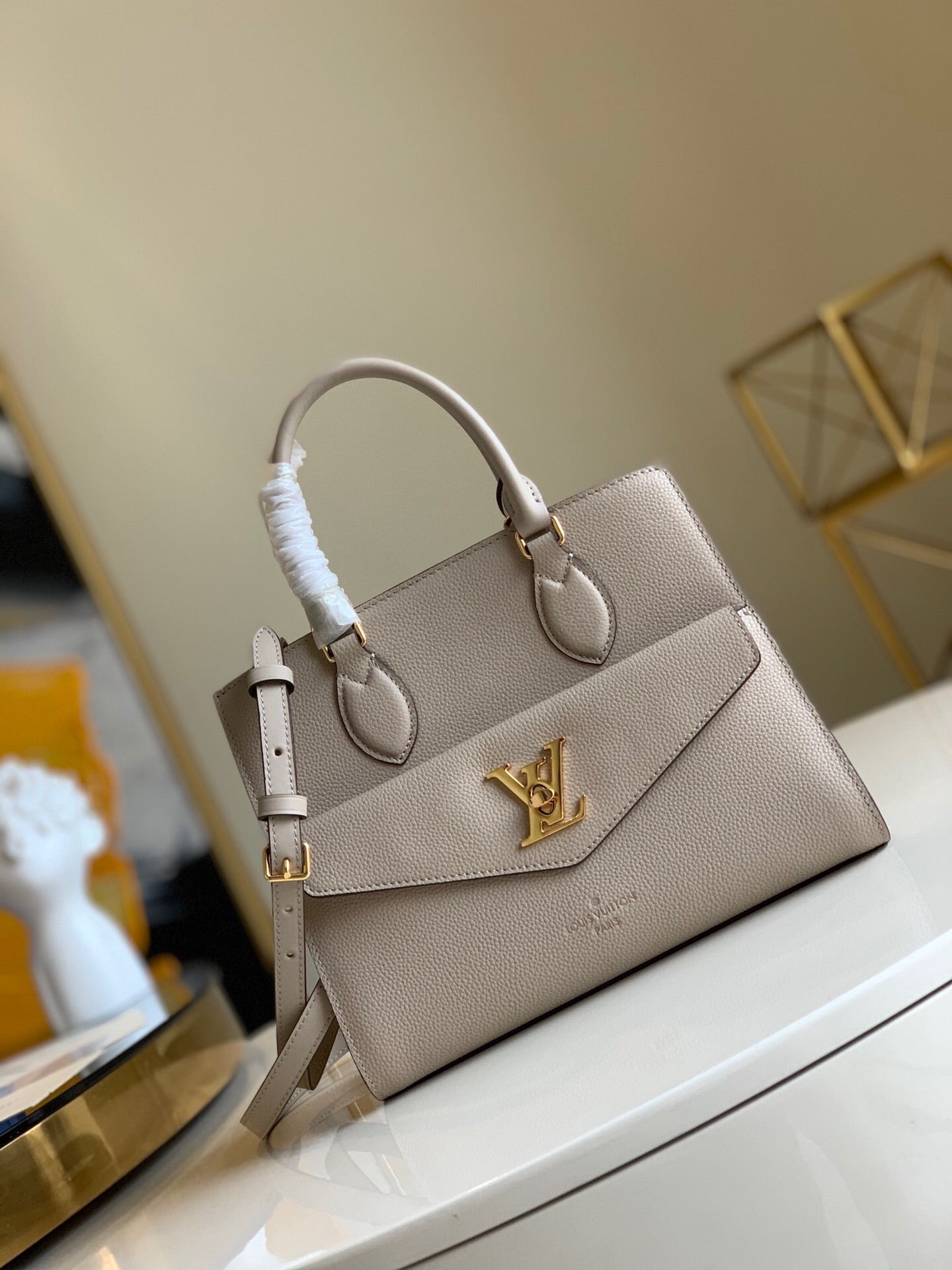 Lv day bag cream