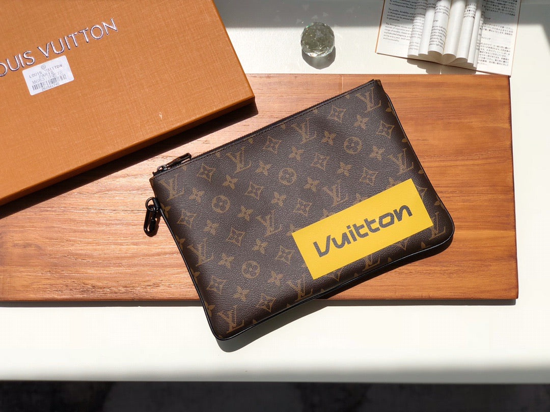 Lv pouch 28X19X1cm