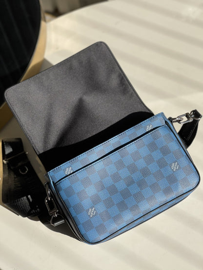 Lv pouch 23.5*14*5CM