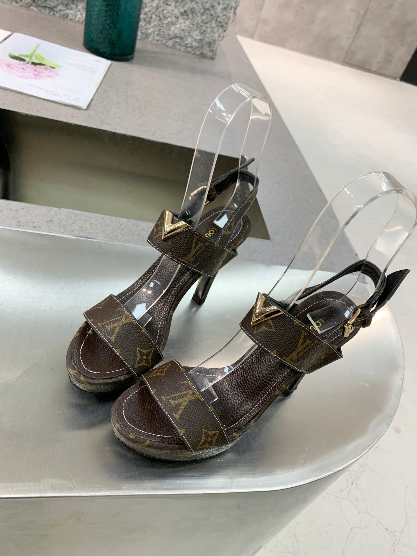 L v 10.5 cm heel 34-42