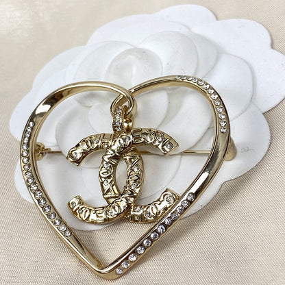 C h a n e l brooch