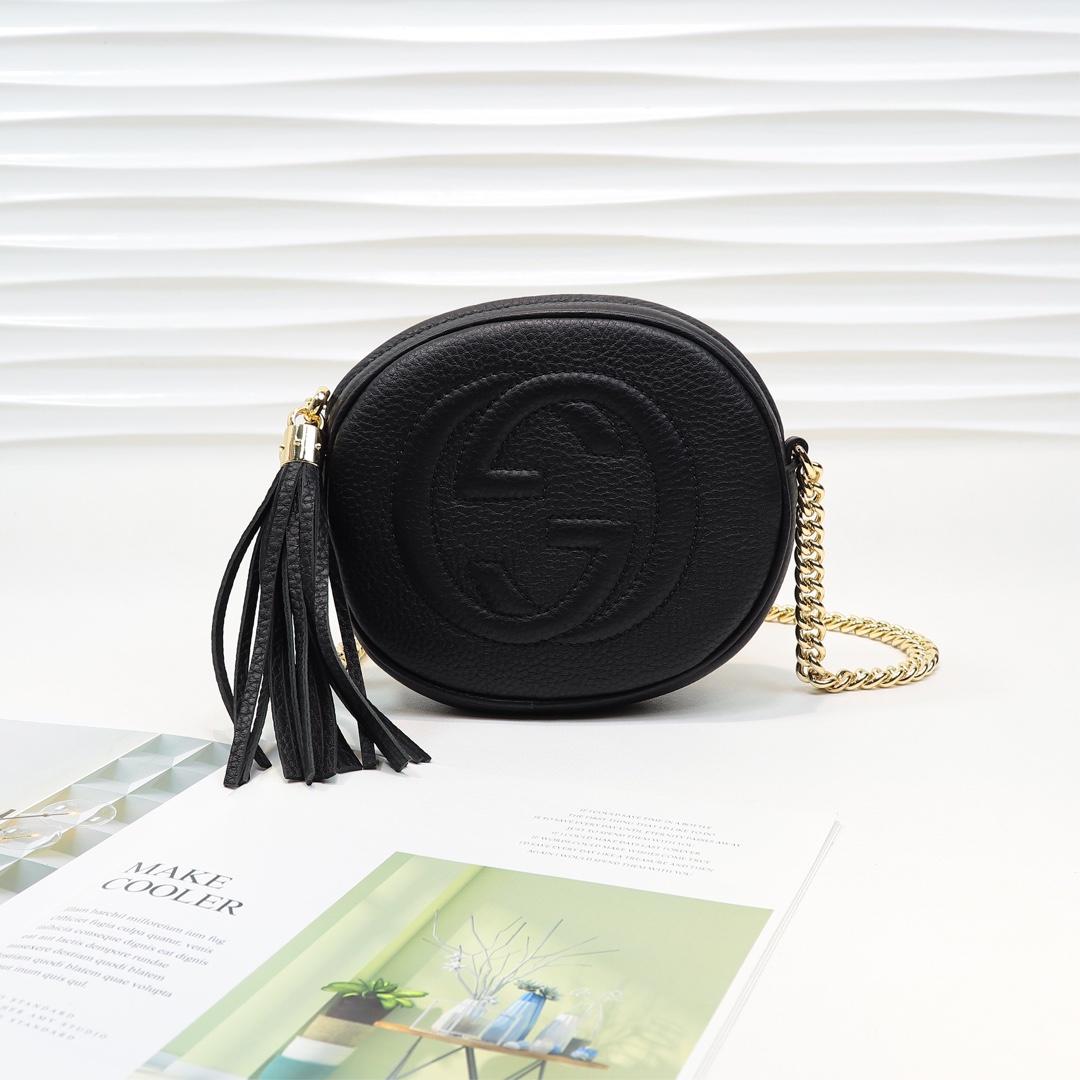 G u c c I black 18x14x4cm