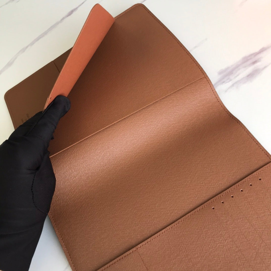 2021 Lv book folio