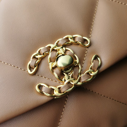 C h a n e l brown 20  30 10(cm)