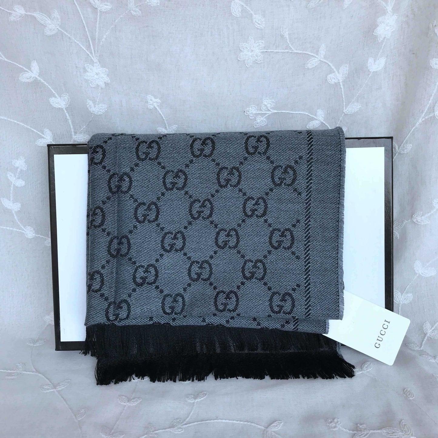 G classic gray scarf
