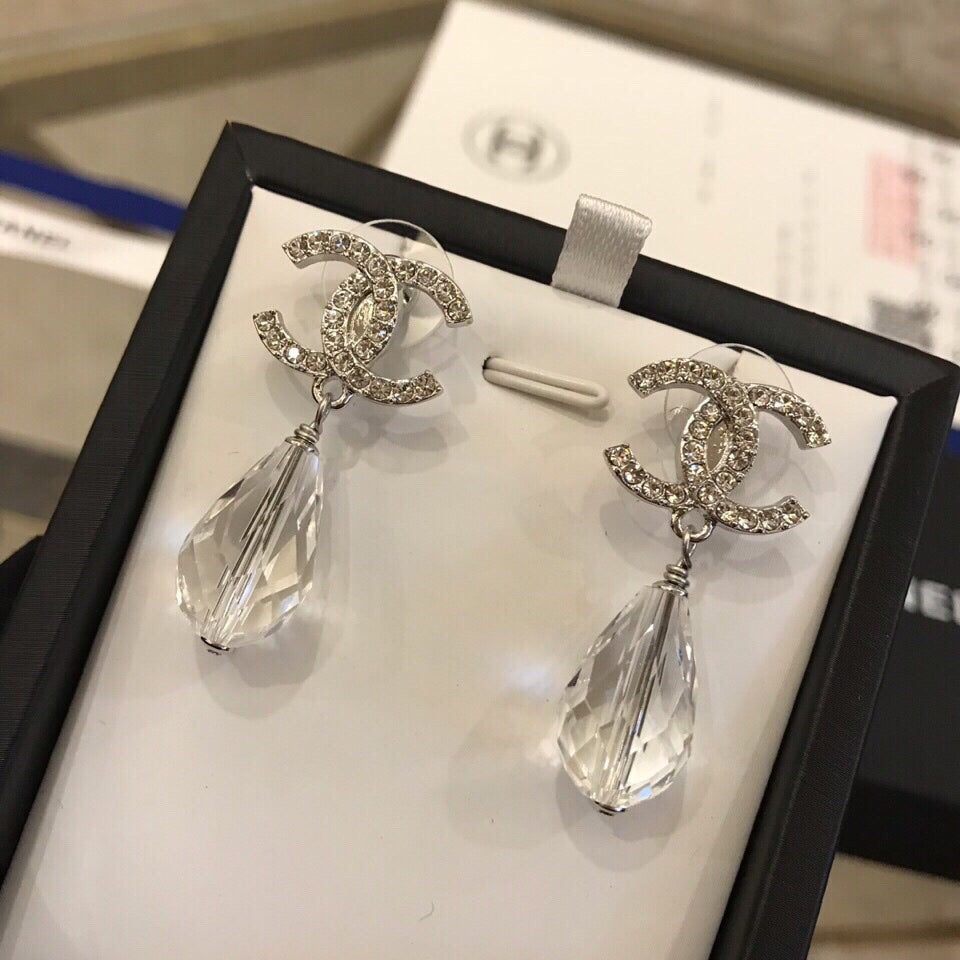 Expenditures crystal earrings