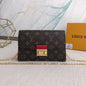 Lv red Size:21×13.5×5cm