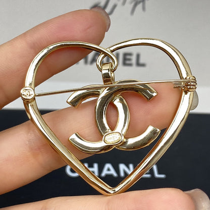 C h a n e l brooch