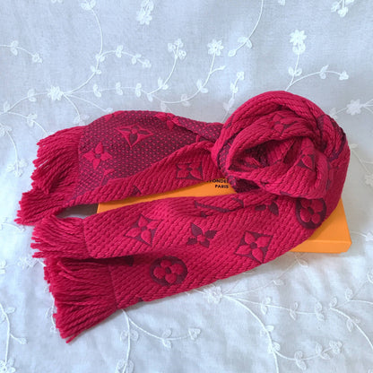 Lv red scarf
