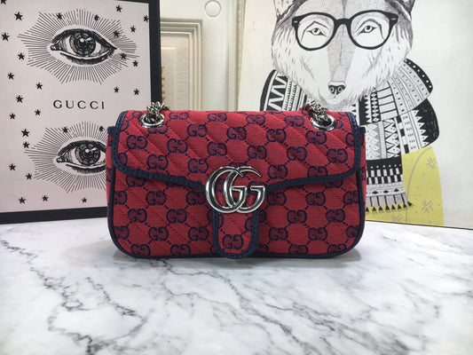 G u c c i red 22x14x6