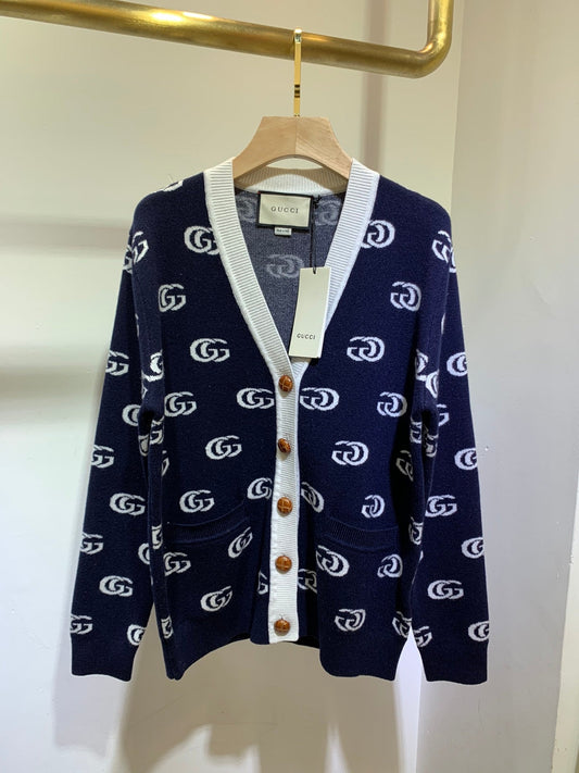 Knitted cardigan sweater