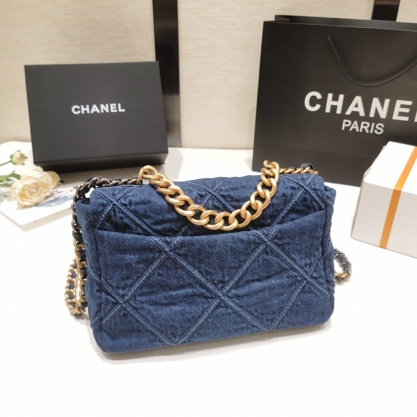 C h a n e l denim 20  30 10(cm)