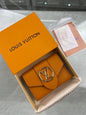 Lv wallet circle
