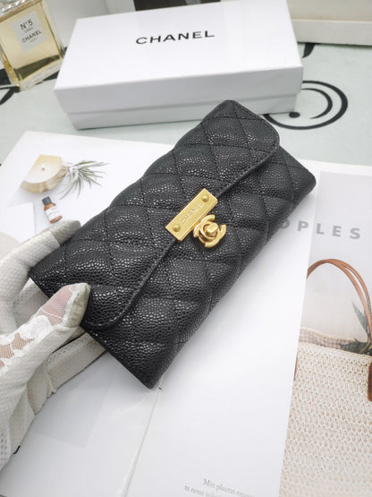 Classic handbag with metal lock 19cm