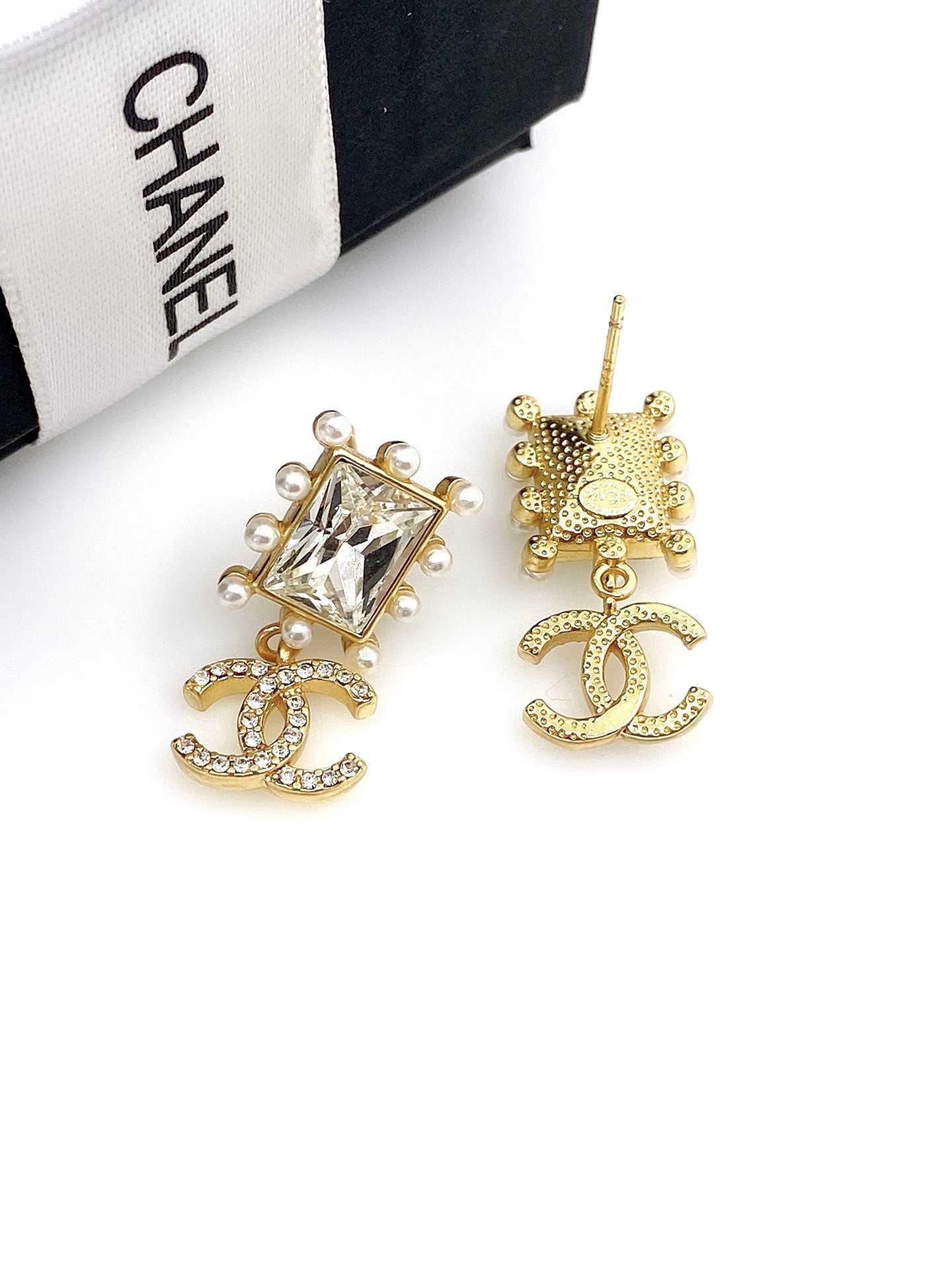 Grand luxury earrings