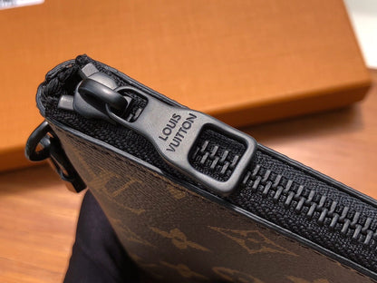 Lv pouch 28X19X1cm