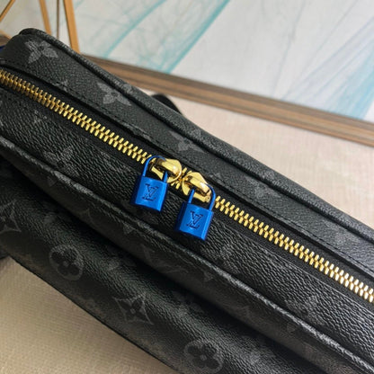 Lv pouch 25×17×5cm