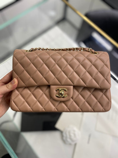 C h a n e l brown 25cm